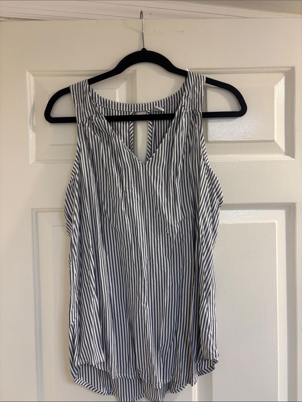 Old Navy Black and White Striped V-Neck Camisole - Picture 1 of 2